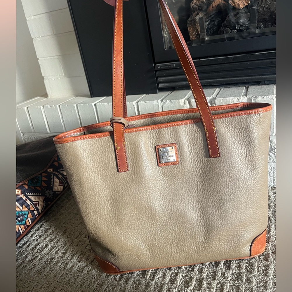 Dooney & Bourke bag